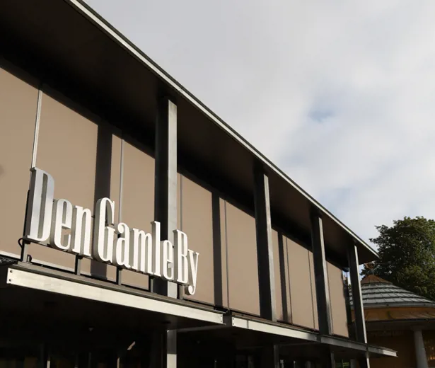 DEN GAMLE BY