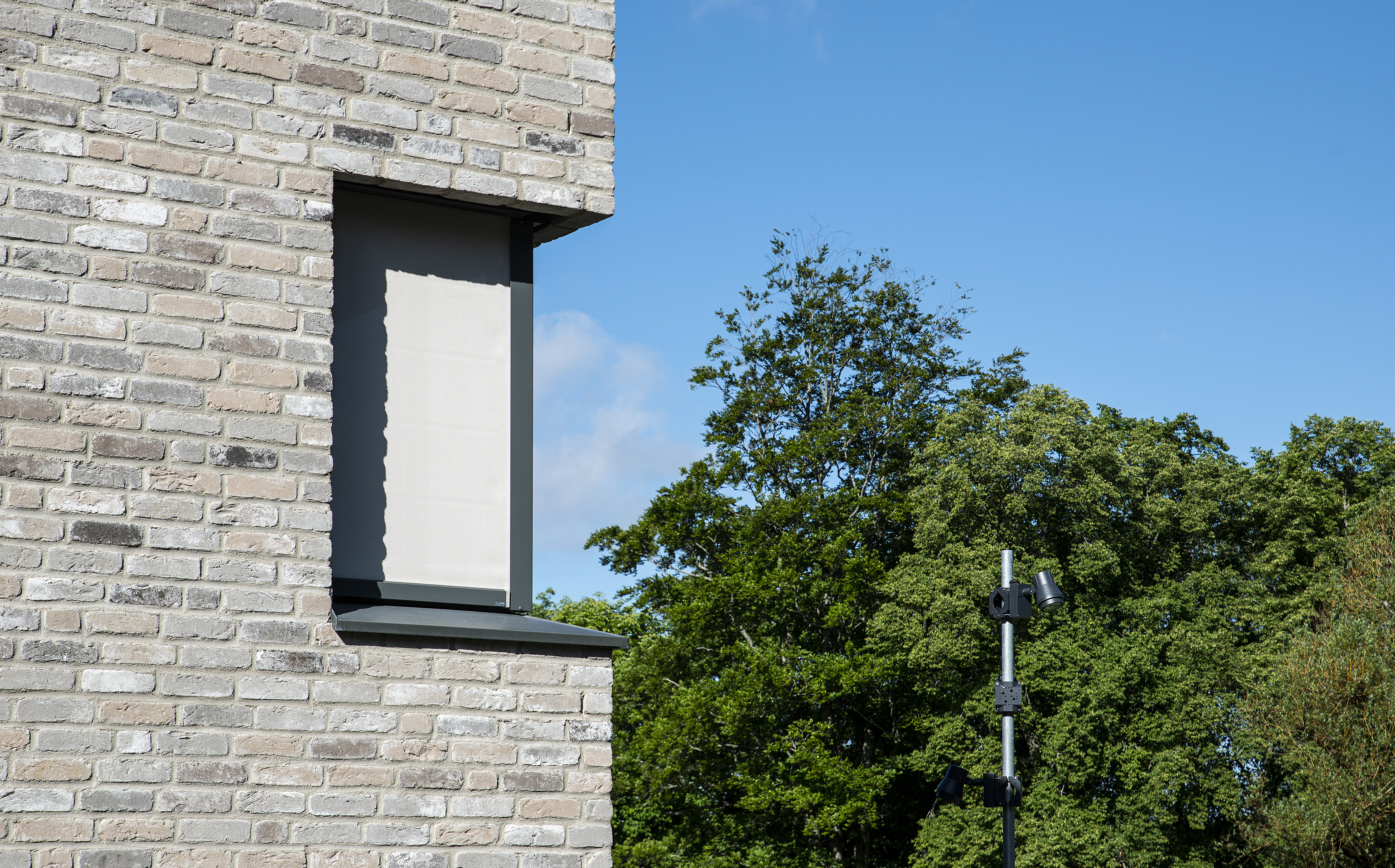 MANNEN SOM KRAVLET OPP I HØYDEN