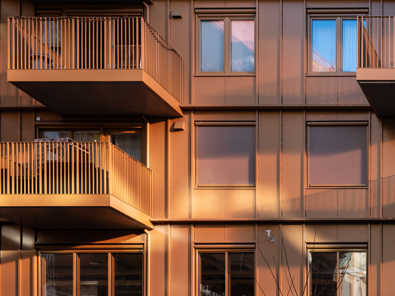 Sådan vælger du den rigtige solafskærmning til dit vindue